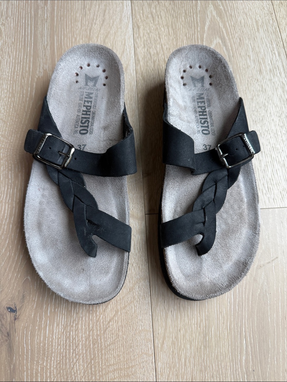 Mephisto Helen Black Twist Sandal 37